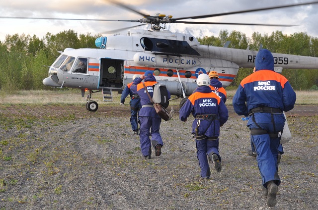 На Камчатке потерпел крушение вертолет. На борту находились 16 человек – видео