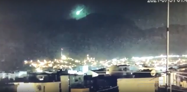 На западе Турции зафиксировали падение метеорита – видео