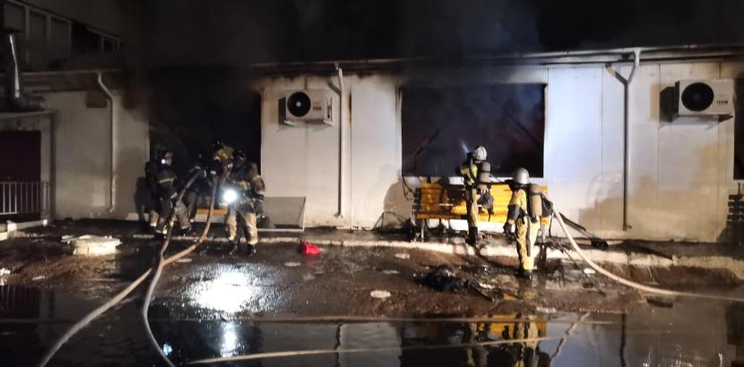 В Челнах вспыхнул пожар на кондитерской фабрике «Акульчев» 
