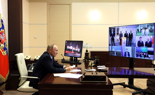 Алиханов доложил Путину о создании лаборатории по производству микроклубней картофеля