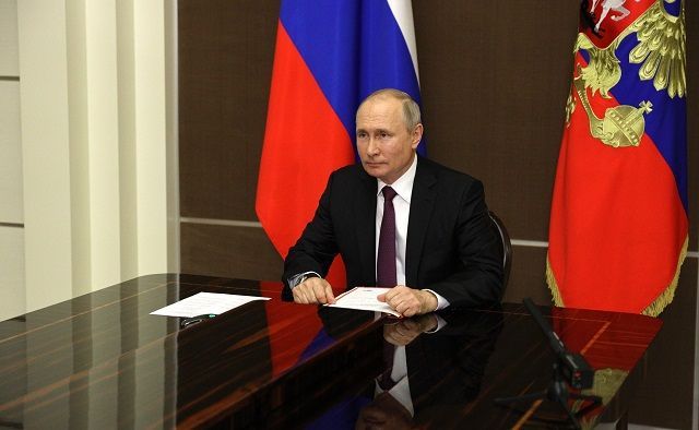 Владимир Путин подписал закон о бесплатном проведении газа до границ участков