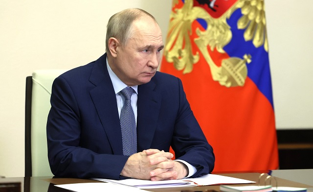 Путин подписал закон, уточняющий механизм освобождения от уголовного наказания для участников СВО