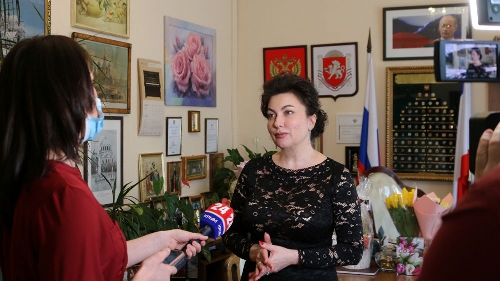 Нецензурную брань главы Минкультуры Крыма высмеял Ургант на Первом канале