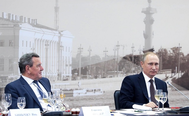Песков подтвердил встречу Путина с Шрёдером в Москве
