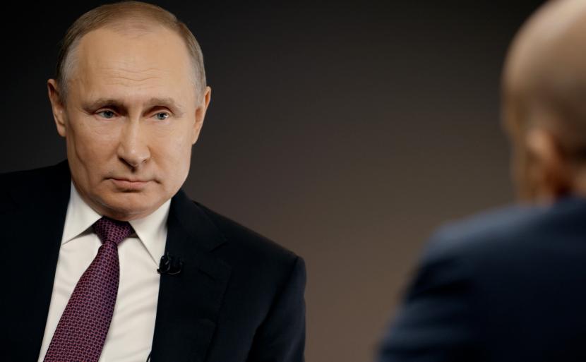 Путин попросил россиян не скупать продукты, которые потом придется выбрасывать 