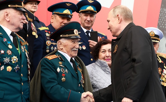 Владимир Путин дал высокую оценку параду Победы на Красной площади