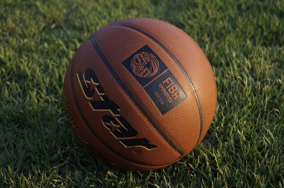 Мячом из мусора сыграют в новом сезоне Единой лиги ВТБ по баскетболу