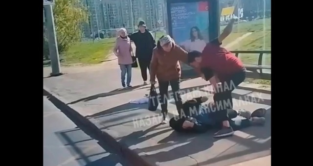 В Казани еще один разъяренный кондуктор жестоко избил пассажира автобуса — видео 