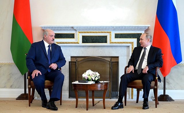 Лукашенко заявил об укреплении отношений с Путиным