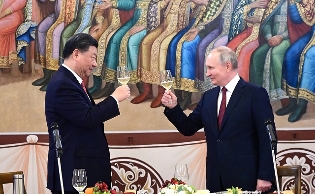 Путин планирует передать Си Цзиньпину приглашение посетить саммит БРИКС в Казани