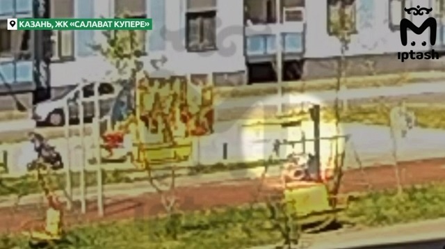 Видео: тренажер упал на голову ребенка в Казани – прокуратура начала проверку