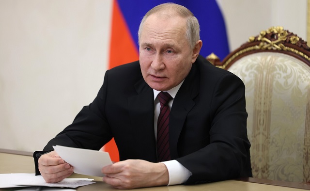 Путин: российские товары должны стать предметом национальной гордости