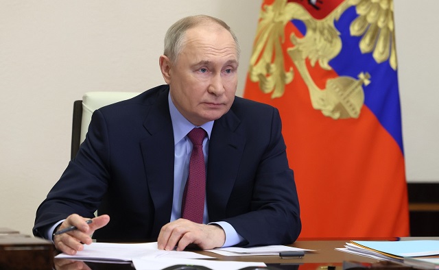 Путин: на выборах нельзя заниматься словоблудием и обманывать людей