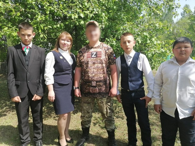 Прибывший в отпуск боец СВО из Татарстана дал наставления юным землякам