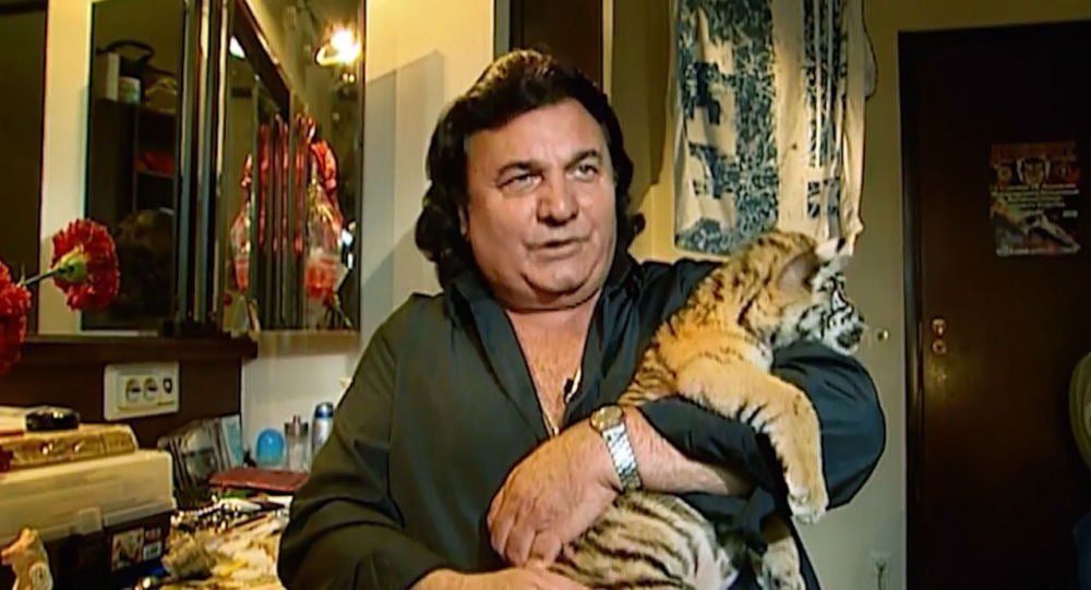 Укротитель хищников Михаил Багдасаров умер от коронавируса в возрасте 75 лет