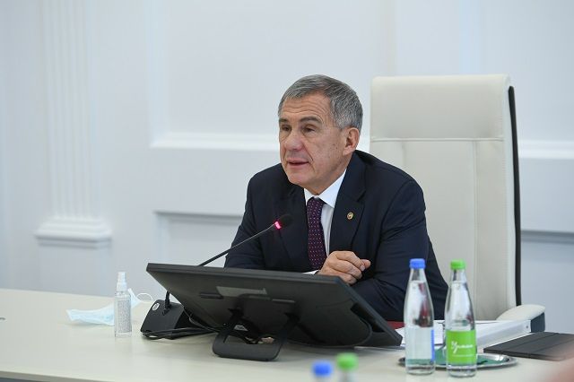 Минниханов сравнил с 90-ми падение доходов в Татарстане за прошедший год 