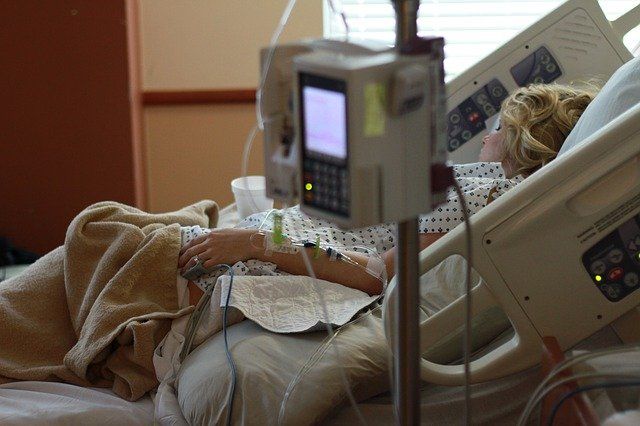 В России удвоили выплаты при госпитализации пациентов с внебольничной пневмонией