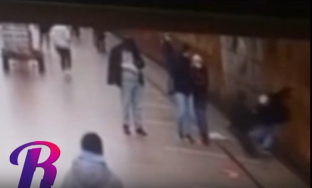 Появилось видео с моментом гибели мужчины, пытавшегося спасти бросившегося под поезд самоубийцу 