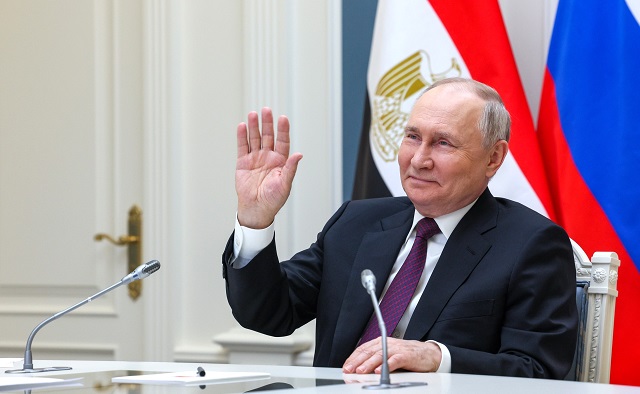 Путин пригласил президента Египта на саммит стран БРИКС в Казань