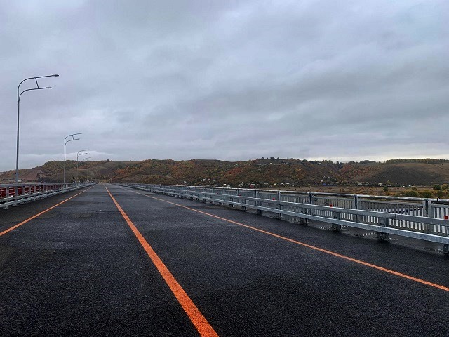 В Татарстане открыли движение по новому мосту через Свиягу