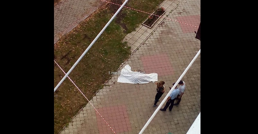 В Татарстане мужчина выпал из окна высотки