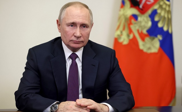 Путин запретил гражданам России производить операции по смене пола
