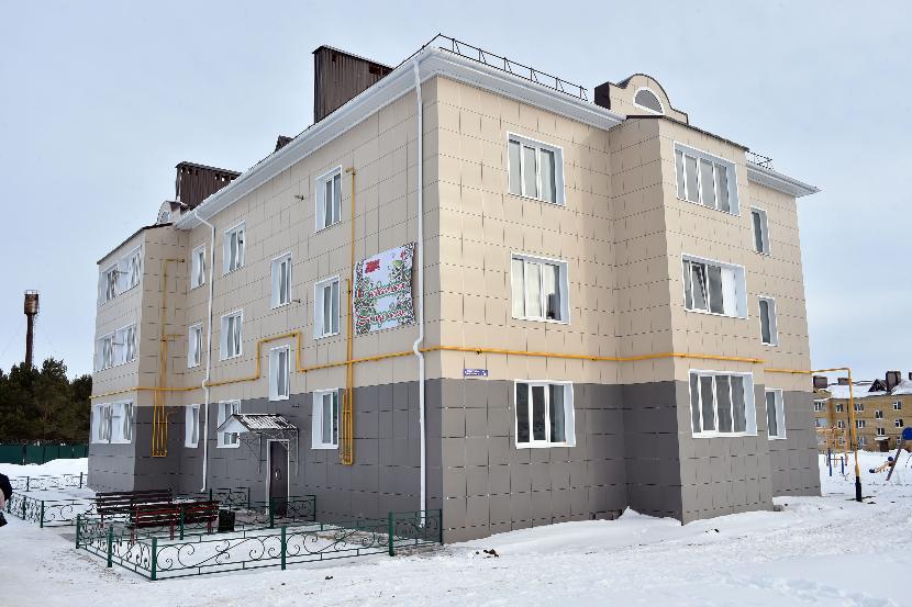 В Татарстане дети-сироты получили ключи от новых квартир