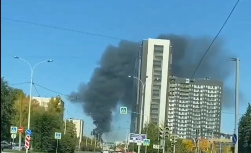 В Казани вспыхнули склады завода «Элекон»