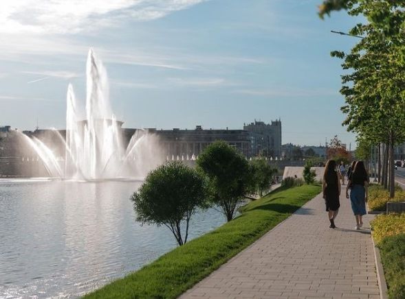 Крупнейший фонтан Казани возобновил работу