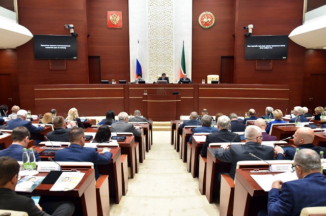 Госсовет Татарстана проводит заседание без Минниханова и Мухаметшина