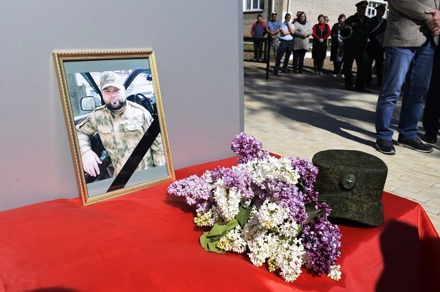 В Татарстане простились с погибшим в СВО 34-летним мобилизованным Раушаном Мугиновым