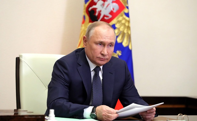 Путин: научное судно «Северный полюс» должно начать работу осенью