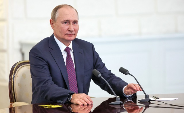«Точка поставлена»: Путин завершил частичную мобилизацию в России 