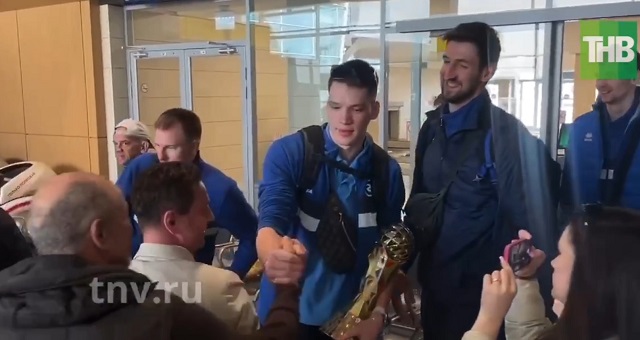Волейболистам «Зенита» устроили чемпионскую встречу в казанском аэропорту