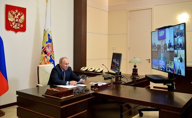Путин на встрече с лидерами партий назвал юмор Жириновского «мрачноватым»