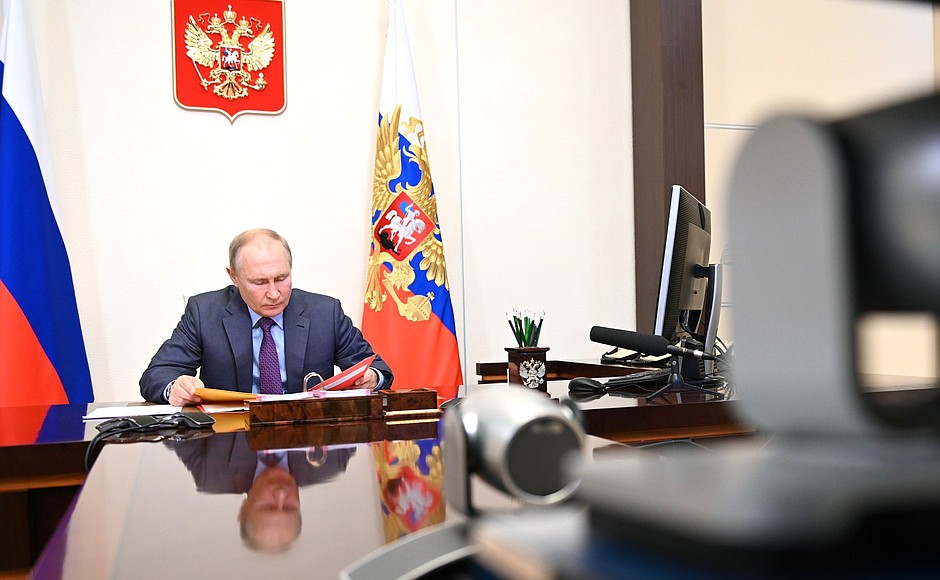 Путин планирует обсудить социально-экономическую ситуацию в стране