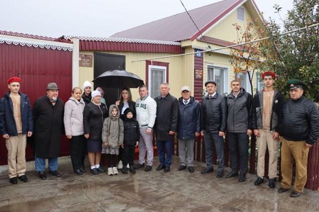 В Дрожжановском районе открыли мемориальную табличку в доме, где жил погибший боец СВО