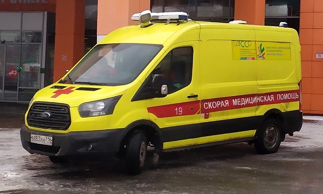 Mash: в одну из школ Казани вызвали врачей после зажегшейся петарды на уроке