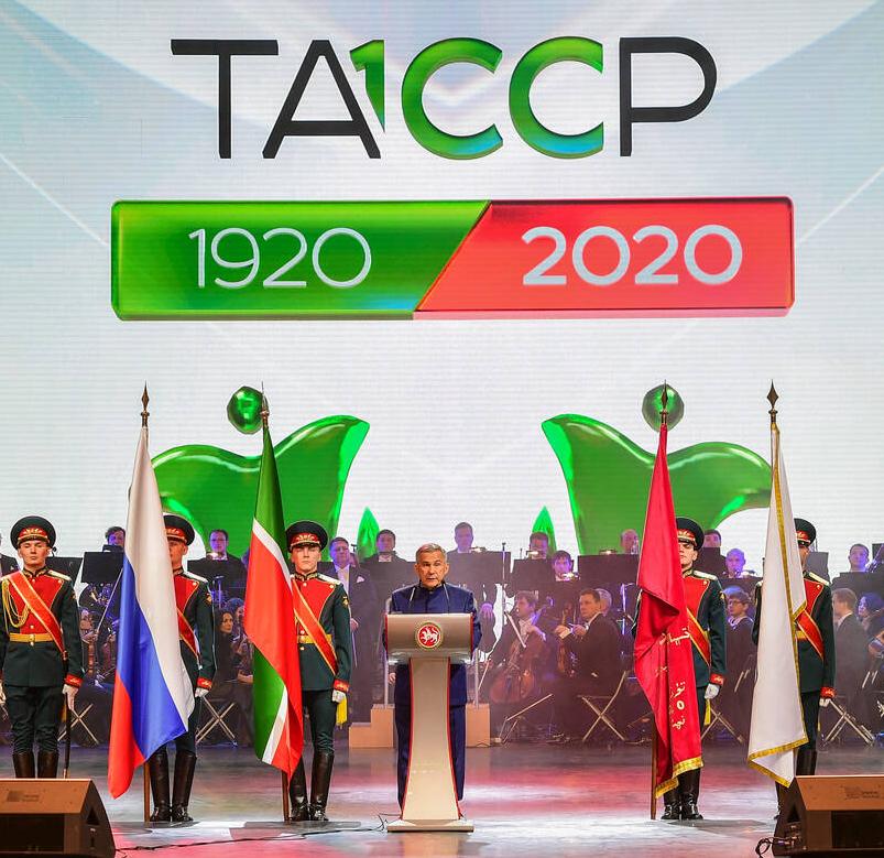 Поздравляем с юбилеем 100 лет. Всего 100 лет. Юбилей 100 лет. Всего 100 лет. 100 лет со дня рождения.