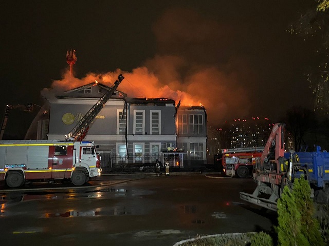 «Вызов 112» раскрыл подробности пожара, уничтожившего ресторан «Михайловская усадьба»