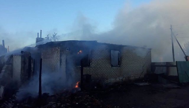Пожарные нашли тело женщины в обломках сгоревшего дома в Татарстане
