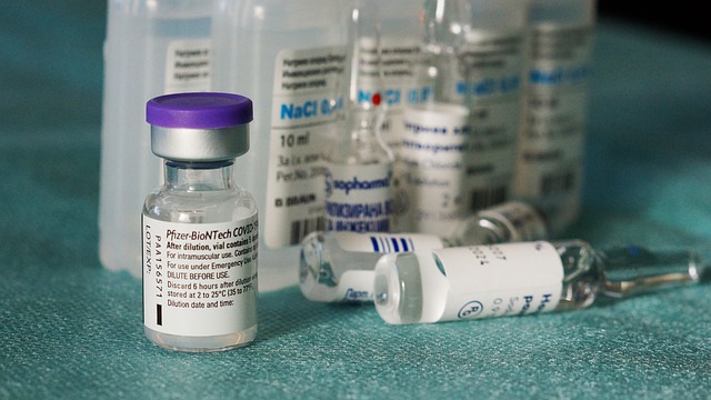 Pfizer намерена протестировать на жителях России новую вакцину от коронавируса