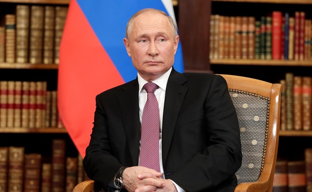Байден вновь попытался оскорбить Путина, назвав его «диктатором»