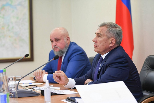 Минниханов предложил Путину увеличить срок действия программы модернизации ЖКХ до 10 лет