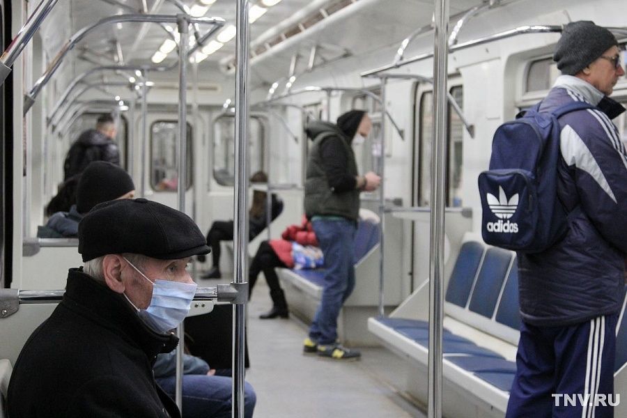 «Один процент в масках»: как меняется поведение пассажиров казанской подземки - фото