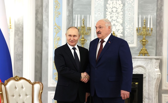 Путин высоко оценил развитие экономики России и Беларуси