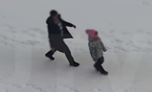 Пристает К Маленькой Девочке Порно
