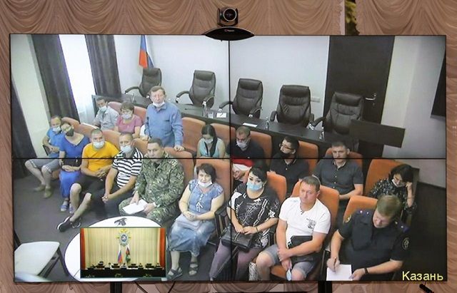 Бастрыкин рассказал о расследовании родным погибших в бойне в казанской гимназии