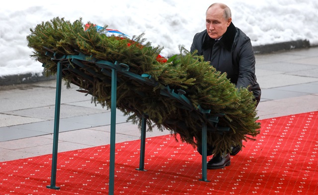 Президент России почтил память жертв блокады Ленинграда