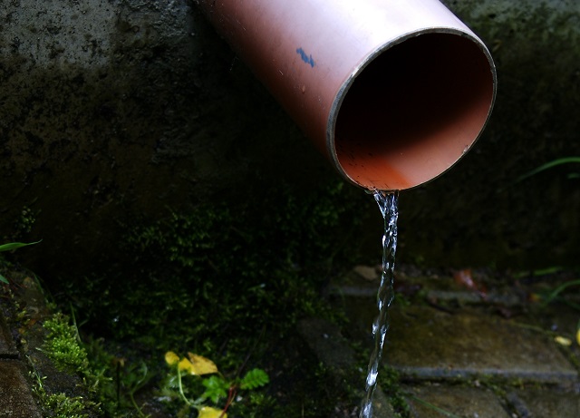 В домах жителей Кировского района отключат воду 6 июня 